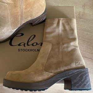 Calou Stockholm Boots | Tan Suede | Brand NEW!